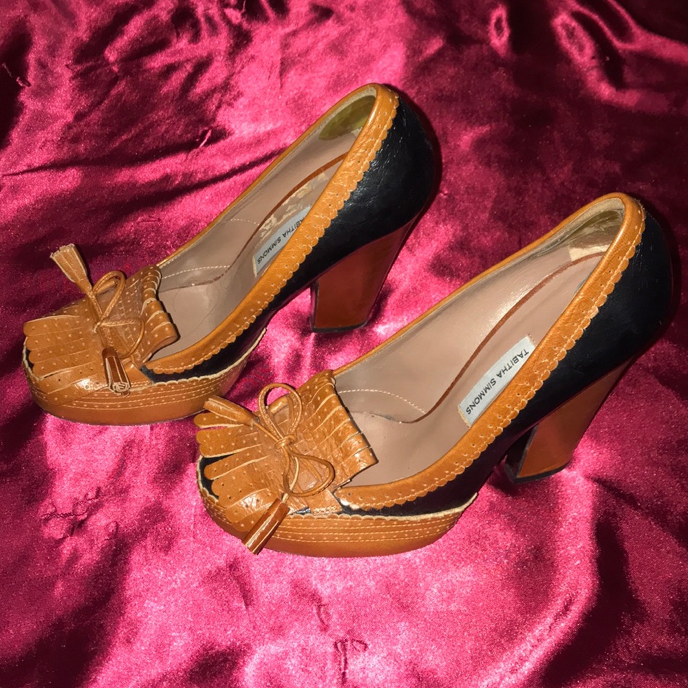Tabitha Simmons Tan & Black Leather Fringe Pumps